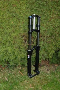 VIdlice Rock Shox DOMAIN Dual Crown RC 27,5"
