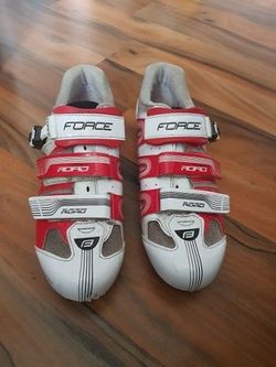 Tretry Force road carbon