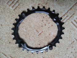 Oválný převodník Absolute Black 30z 104 BCD