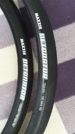 Nové Maxxis Detonator 700x32C