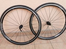 zapletená kola Shimano WH-RS11
