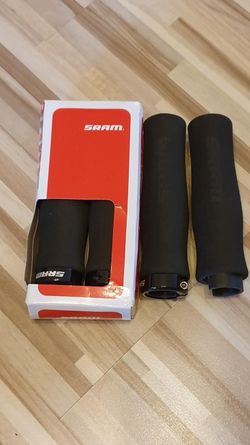 Nové pěnové gripy Sram