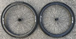 ZAPLETENÁ KOLA DT SWISS 1400PRC SPLINE - plášťové provedení / bezdušové