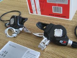 Nové řadící páčky SRAM X-0 Trigger Shifter Carbon, 3 x 9