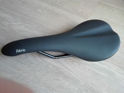 Prodám sedlo Fabric Scoop Shallow Elite