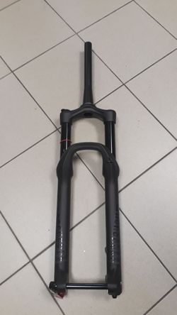 Rock Shox YARI 160 debon Air 27,5 boost