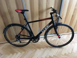 Prodám Fitness/trekingové kolo CUBE SL Road, velikost rámu 56, barva černá. Stav "jako nové"!