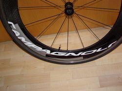 Přední kolo Campagnolo, pláště, jako nové