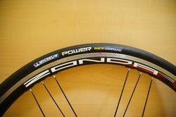Prodám zapletená kola Campagnolo Zonda včetně plášťů Michelin Power Competition 25mm