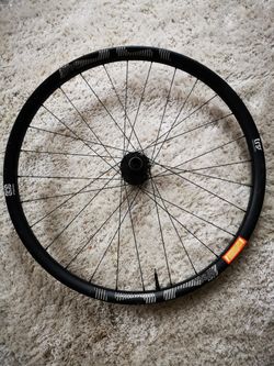 Zadní karbonové kolo E13 TRS race 27,5"