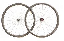 Zapletená plášťová karbonová kola Venn + Novatec A291SB a F482SB