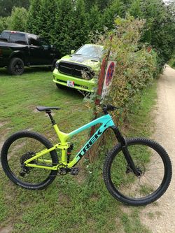 Trek Slash 9.7 Carbon najeto jen 150km stav nového kola!