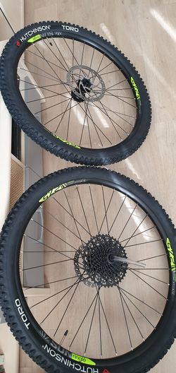 Kola 27,5" nejetá, ráfky duroc 30, kazeta 11r od SRAM, TEKTRO kotouče