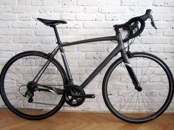 SPECIALIZED ALLEZ 2018 na Shimano Tiagra 4700, 56 cm. Stav nového kola.