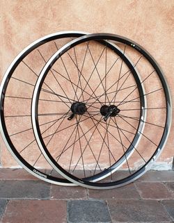 Zapletená kola Shimano WH-RS010 nová