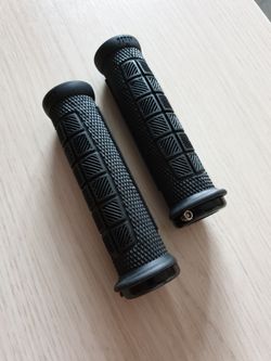 Prodám nové gripy odi elite pro lock on
