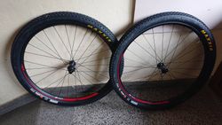 Zánovní zapletené kola boost, DT swiss , XD 12s - sundané ze scott spark RC world cup