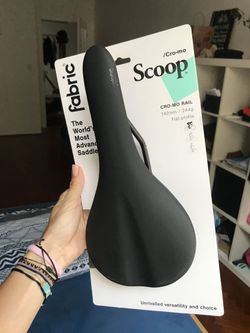 Nové sedlo Fabric Scoop Flat Elite