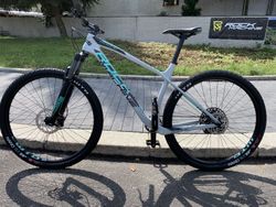 Dámské kolo ROCK MACHINE CATHERINE CRB 30 CARBON 2019 L zánovní