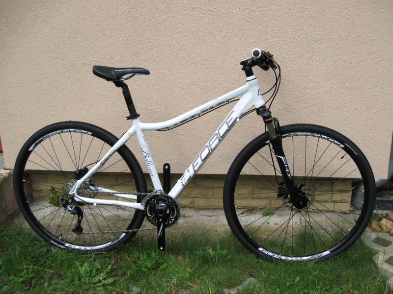 cross na rámu Force Bellona 18", vzduchová vidlice NCX, Shimano Alivio