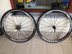 Set zapletena kola Mavic Cosmic Elite UST - 1 sezona (cca 4tis Km) - zadne poskozeni (jako nove)