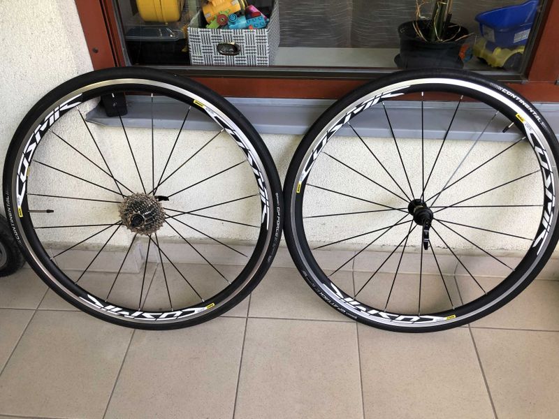 Set zapletena kola Mavic Cosmic Elite UST - 1 sezona (cca 4tis Km) - zadne poskozeni (jako nove)
