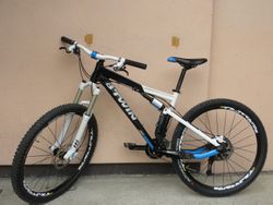 Téměř nový B’Twin Rockrider 740S