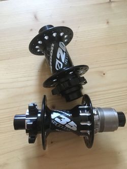 Náboje Spank, 32děr, 6díra, P- 20x110mm, Z- 12x135mm XD ořech
