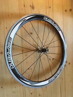 Zadní kolo Shimano Dura-Ace WH-7850-C50-CL, karbonove plášťové s hliníkovou brzdou plochou