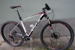 Focus RAVEN 29er 3.0 carbon vel L 54cm = i pro dlouhány