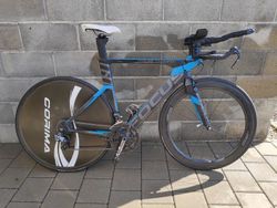 Časovkový triatlonový speciál Focus IZALCO CHRONO karbon elektrika disk