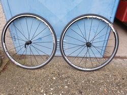 Mavic Aksium