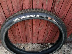 Vyklízení garáže - pláště Maxxis 26" DH + Enduro