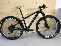 Karbonové kolo 26", hmotnost 8,5kg