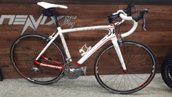 Prodám zánovní silniční kolo Lapierre Sensium 100 , vel. 52 168-178cm + tretry Spec. S-works vel.44