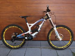 YT Tues 2.0 LTD M