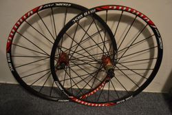 nová zapletená kola REMERX Viking 26" černá pár