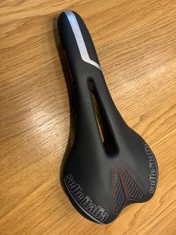 Selle Italia SLR Kit Carbonio Flow L2 2019