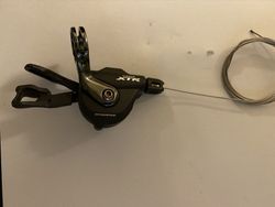 Řadící páčka SHIMANO XTR SL-M9000.