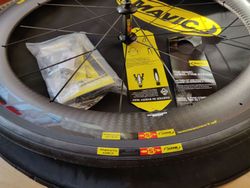 Mavic Cosmic Carbone CXR 60c clincher přední kolo s Grip Link pláštěm 23mm nové