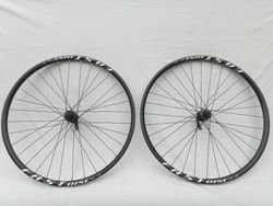 Zapletený pár kol 29" Remerx - DHX 7330 FAST DISC (622) BA+nýt 32děr černý disk
