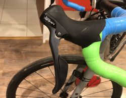 Shimano Sora ST-R3000