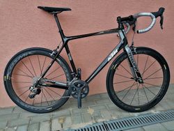 KTM Revelator elite. Elektrika Ultegra DI2, Mavic Cosmic Pro Carbon