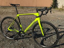 28) Cannondale SYNAPSE CARBON DISC RED eTAP 2018 velikost 56