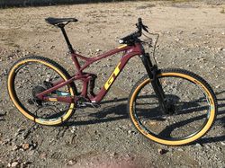 48) GT SENSOR 29" CARBON EXPERT velikost L 2019