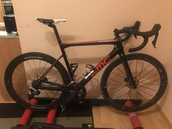 Silniční karbonové kolo BMC Teammachine SLR02 DISC TWO