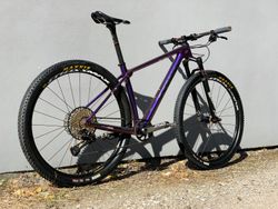Trek Procaliber 9.8 SL - Project One - Gloss Purple Phaze/Matte Trek Black, vel. 18,5"