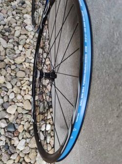 Nová zapletená kola WH-RS170
