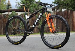 TREK Supercaliber 9.9 custom, vel. ML
