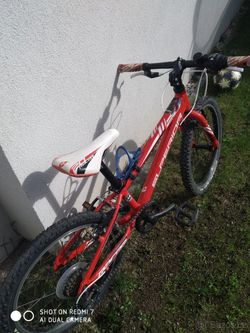 Superior racer XC 20, červená barva